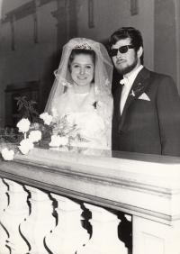 Newly married couple Petra and Jaroslav Erbanovi, 1970