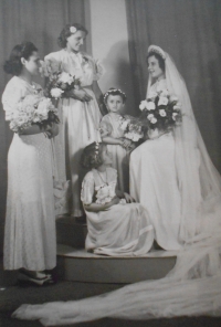 Svatební fotka, červen 1945