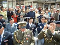 Fotografie z oslav osvobození Dunkerque, Viktor Wellemín v druhé řadě uprostřed