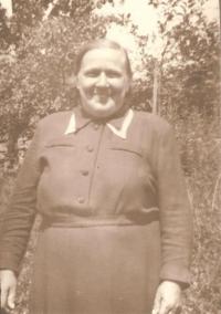 Jaromír's mother, 60' 