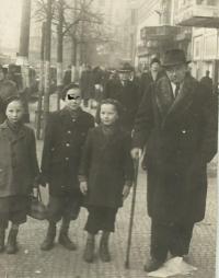 the trip to Prague, from left: Pavel, Slávek, Libor and father, 1948