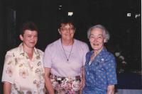 Hana in the middle, Conference WAGGGS, with Betty Clay, daughter of Baden-Powell, the founder of the Scouting movement, Canada 1996
