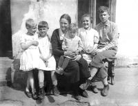 Aunt Anna with her children  (during the war she went on foot from Russia to the Protectorate)