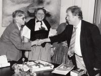 Dana Seidlová (on the left) with Václav Havel, 1990