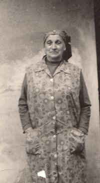 Mother of Zdena Salatkova