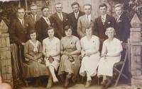 Mladí z rodiny z Terešova, kteří v roce 1947 reemigrovali do Československa