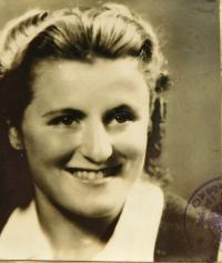 Vilma Hadwigerová (Pupova) in 1948