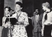 Matěj Šarközi se členy americké delegace v Písku (90. léta)