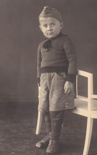 Photo for his father in concentration camp