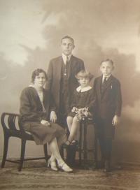 Parents, brother and Zdena Zajoncová
