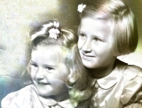 With her sister Eva in 1945