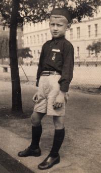 Josef Koutecký v sokolské uniformě, slet 1938