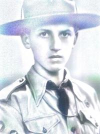 Pamětník ve skautské uniformě, 40. léta 
