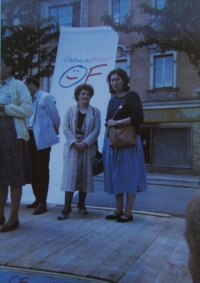 Witness (right) with Vlasta Parkanová, square in Soběslav, 1990