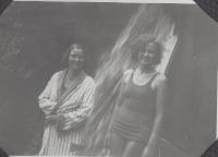 Matka u příbuzných v Bosně, 30. léta