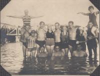 Na plovárně v Košicích, 30. léta