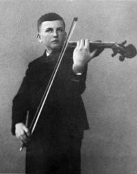 1941, František s violou