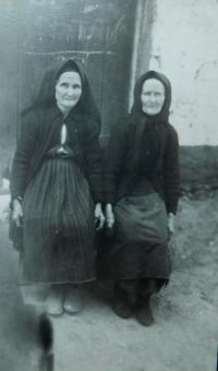 Grandmothers Strijani Bulgari and Despina Botckari