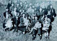 Greek emigrants from the village of Prasino (Tarnovo) in the spa town of Ladek Zdroj in Poland