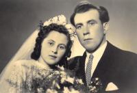 Danuše a Břetislav Ulmannovi / svatební fotografie / 20. listopadu 1948