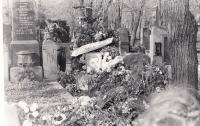 Olšany - hrob Jana Palacha 1969