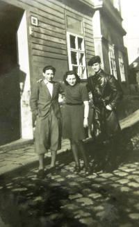 From left: friend Fritz Schiller, Aviva, unknown. Undated.