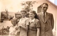 Marosi family, 1944