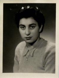 Lydia Šorbanová roz. Langová okolo roku 1948