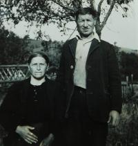 Rodiče Fotis a Argiro Kiriazopulosovi v Nových Vilémovicích