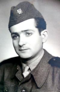 Alfonz Petreje - fotografia z čias vojenskej služby v útvaroch PTP (1951)