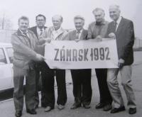 Karel Metyš  s přáteli v Zámrsku v roce 1992