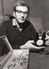 Jan Kůrka se zlatou olympijskou medailí, rok 1968