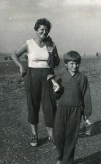Jirina Pacinova (wife) with doughter Alexandra