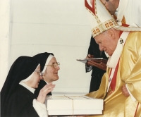 At the occasion of the canonisation of Saint Zdislava, Slavomíra visited Rome and encountered Pope John Paul II. 21th May, 1995.