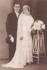 Teta Jelena a její manžel Anastas Ilić, Nový Sad, 1933 / Tetka Jelena i teča Anastas Ilić, Novi Sad, 1933