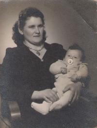 Mother Sophia (Soka) and witness Ruza, photographer Guld, Petrovaradin/Srbija, 1957