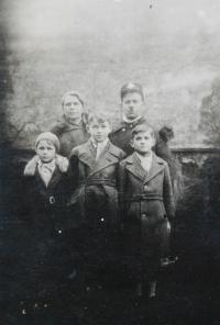 Kovářík Oldřich and his family