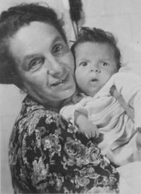 Ivana se svou matkou