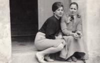 S matkou Kleopatrou, rok 1960