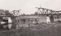 Zničený most v Kojetíně, rok 1945