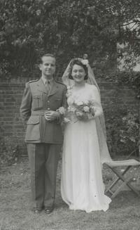 Miloš a Olička, svatba, Oxford 1942