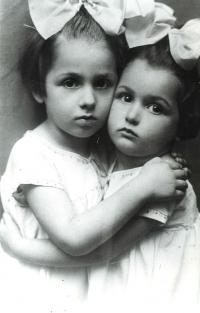 Sestry Olička a Vlastenka, Varšava 1925 