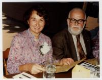 Olga a Miloš Novákovi na oslavě odchodu Olgy ze St Bernard School do penze, 23. 3. 1982.