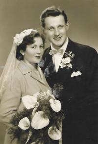 Vladimír and Dana Měřínští, wedding photo, Zlín 1960