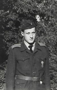 Vladimír Měřínský as a soldier at the School of Health Instructors, Ružomberok 1956student