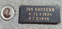 Deska na pomníku obětem válek v Trhových Dušníkách - Jan Hausekr