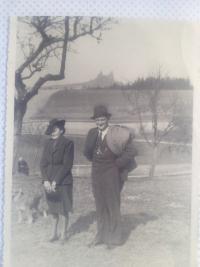 1943 The parents trip