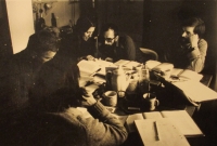 Philosophical training camp at the witness's cottage, Zbečno, about the first half of the 1980s, the witness sits between Hanka Hlaváčková and Pavel Kouba 