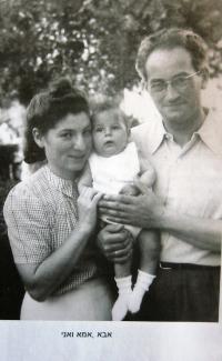 With mum Judit and father Hanuš (1941)