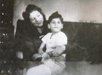 With mum, 1947